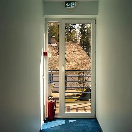 Vaeevilla Hotel *